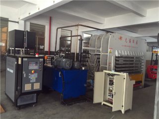 電加熱導(dǎo)熱油爐如何配套反應(yīng)釜？